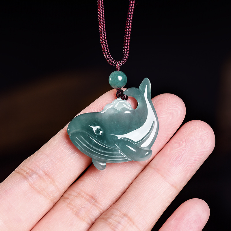 Women Accessories Jewelry - จี้สร้อยคอหยกพม่าแท้รูปปลาวาฬ เครื่องประดับหยกแท้แกะสลัก ของขวัญอัญมณีสำหรับผู้หญิง